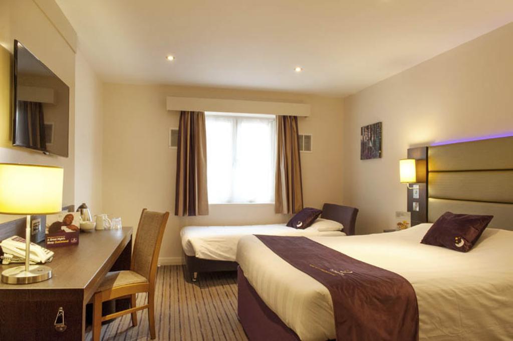 Premier Inn Birmingham City Centre Broad Street Екстер'єр фото