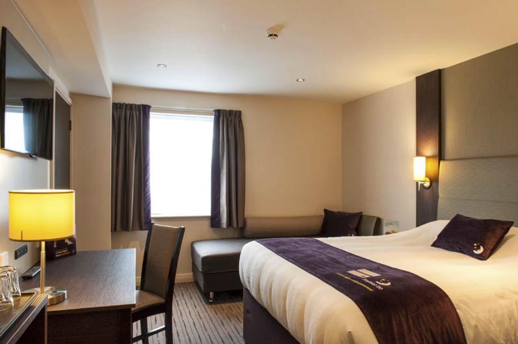 Premier Inn Birmingham City Centre Broad Street Екстер'єр фото