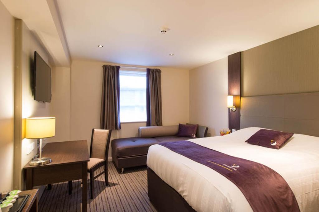 Premier Inn Birmingham City Centre Broad Street Екстер'єр фото