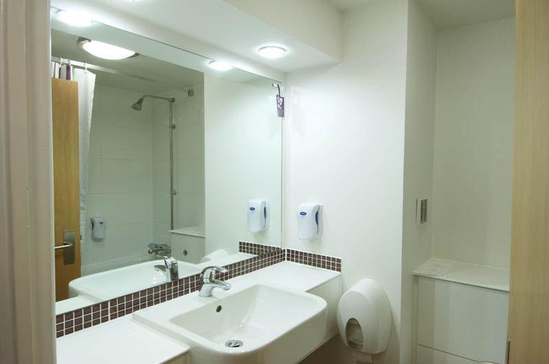 Premier Inn Birmingham City Centre Broad Street Екстер'єр фото