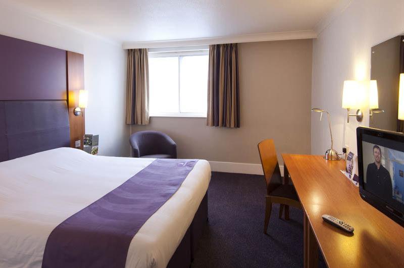 Premier Inn Birmingham City Centre Broad Street Екстер'єр фото