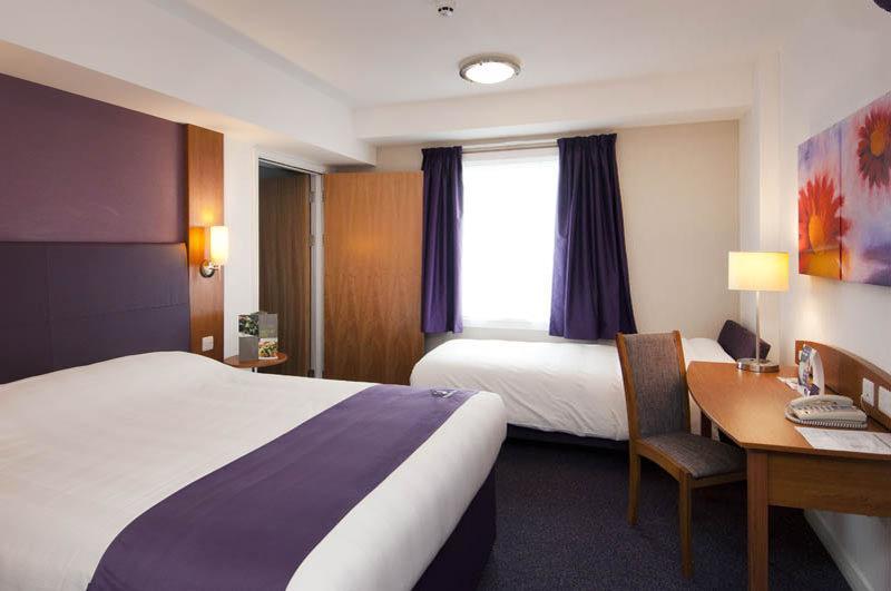 Premier Inn Birmingham City Centre Broad Street Екстер'єр фото
