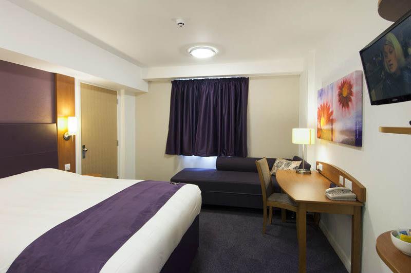 Premier Inn Birmingham City Centre Broad Street Екстер'єр фото