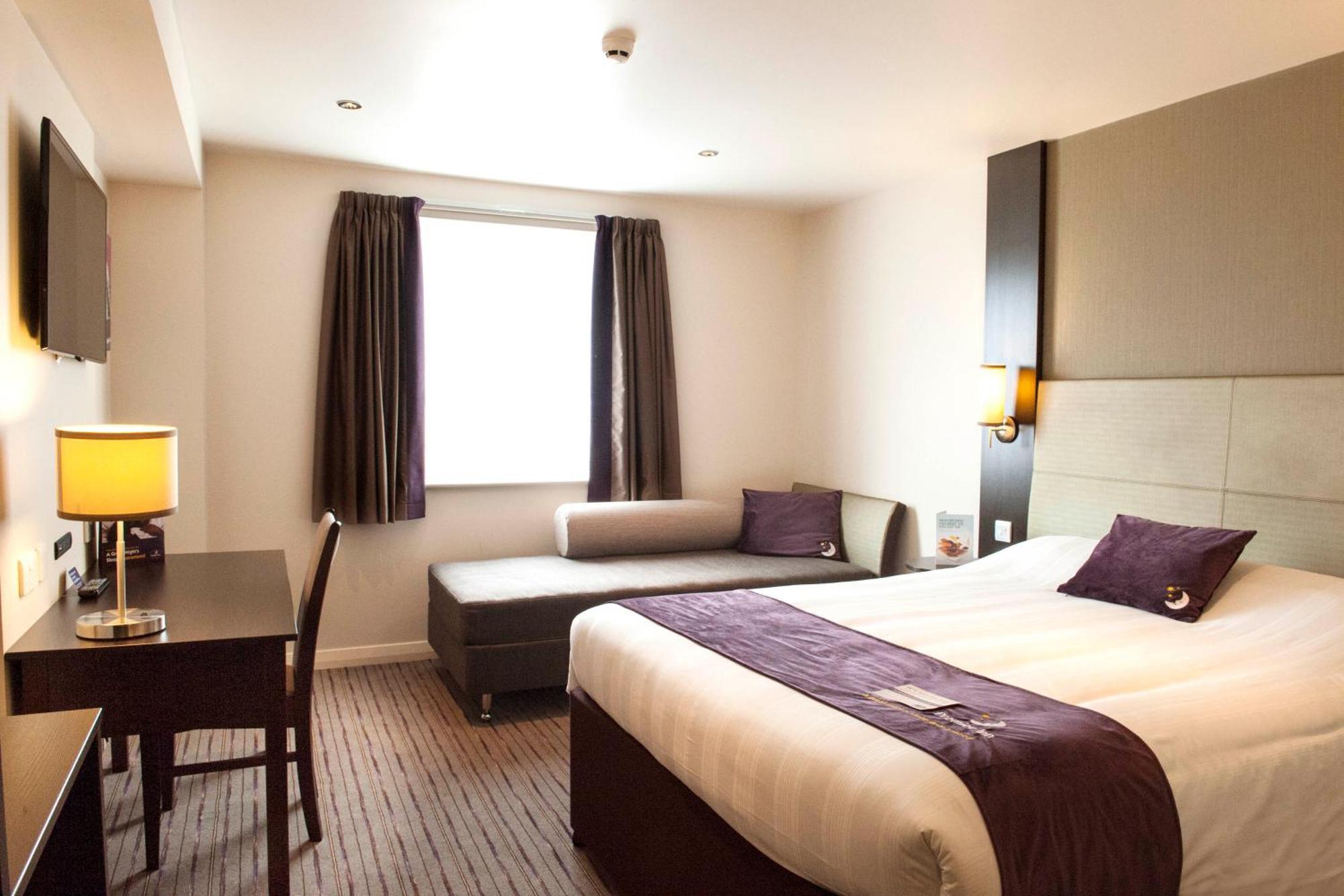 Premier Inn Birmingham City Centre Broad Street Екстер'єр фото