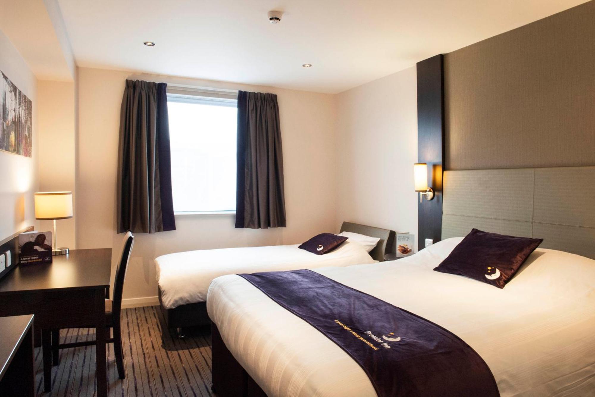 Premier Inn Birmingham City Centre Broad Street Екстер'єр фото